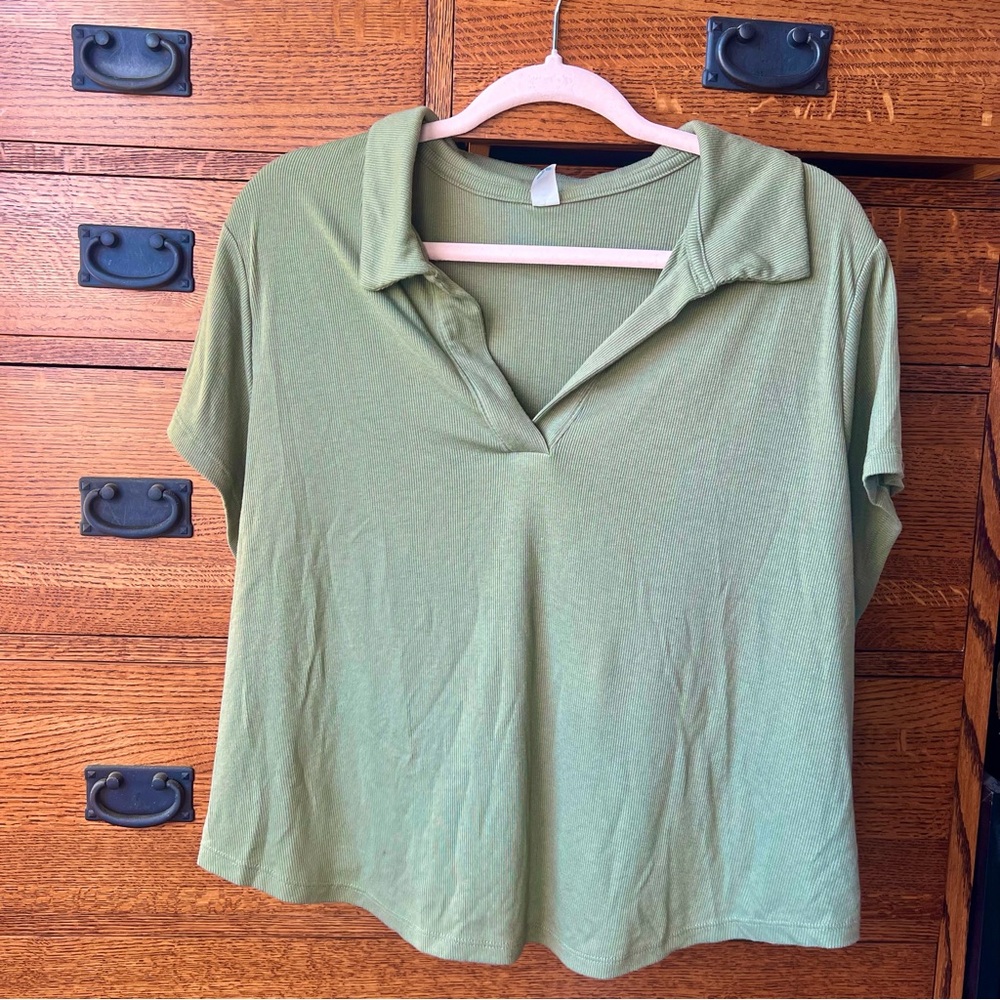 NWOT 3x Green Ribbed Polo Shirt